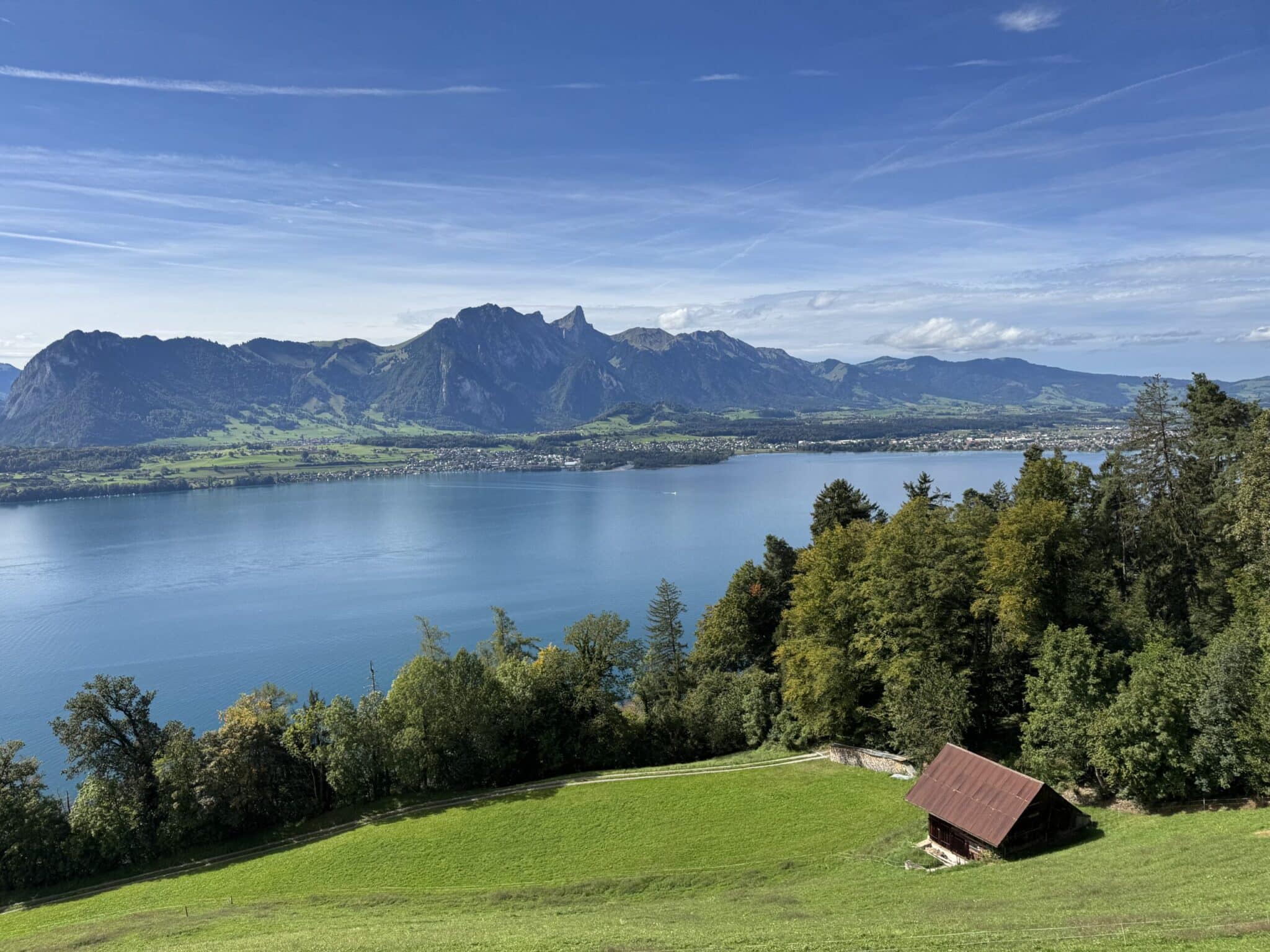 Von Schluchten und Schlössern – Wandergenuss am Thunersee